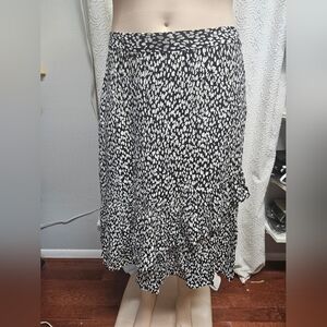 Black and White Patterned Women's Skirt